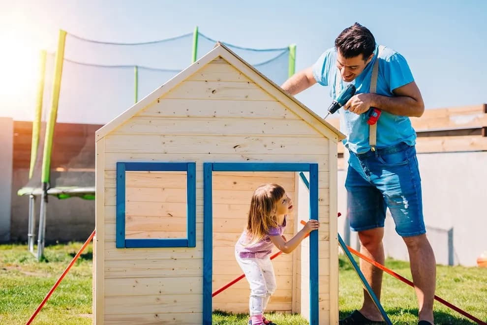 Jak zbudować domek dla dzieci do ogrodu DIY: instrukcja krok po kroku