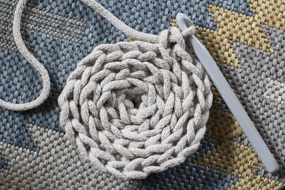 Jak zrobić dywan na szydełku: krok po kroku z praktycznymi wskazówkami