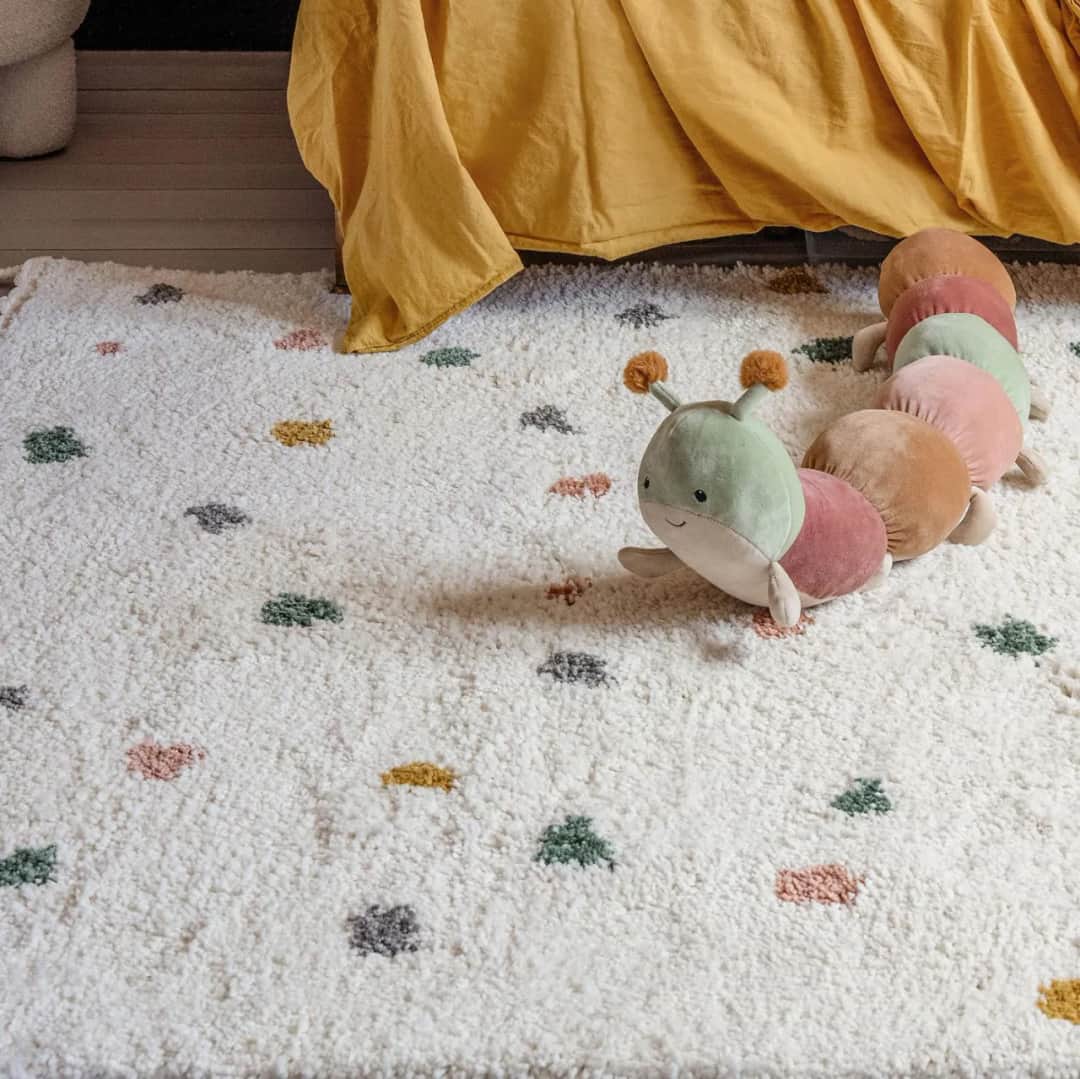 Jaki dywan do pokoju dziecka zapewni bezpieczeństwo i komfort?